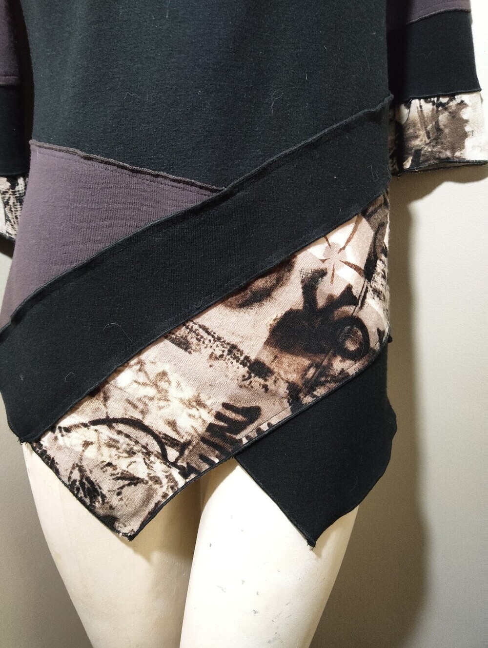 Bali Mixed Media Asymmetrical Tunic Top Black Abstract Faux Leather Trim M - Picture 9 of 12